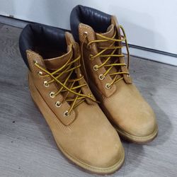 Timberland's Mens 7, Women's 8.5