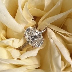 Women’s Diamond Engagement Ring Size 5.5