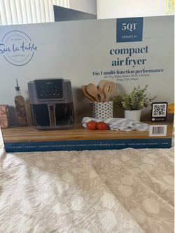 Compact air fryer