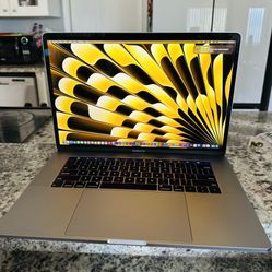 Apple MacBook Pro 15” 2019 touchbar / Fully Loaded 