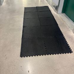 10 interlocking floor mats, good for gym, garage-to work out.. 10 feet x 4 feet area covered