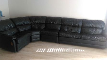 Black 4 Peice Sectional Couch