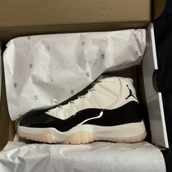 Jordan 11 “Neopolitan” Size 5