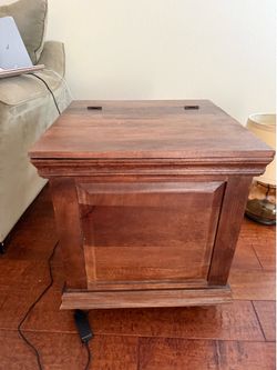 End table with storage
