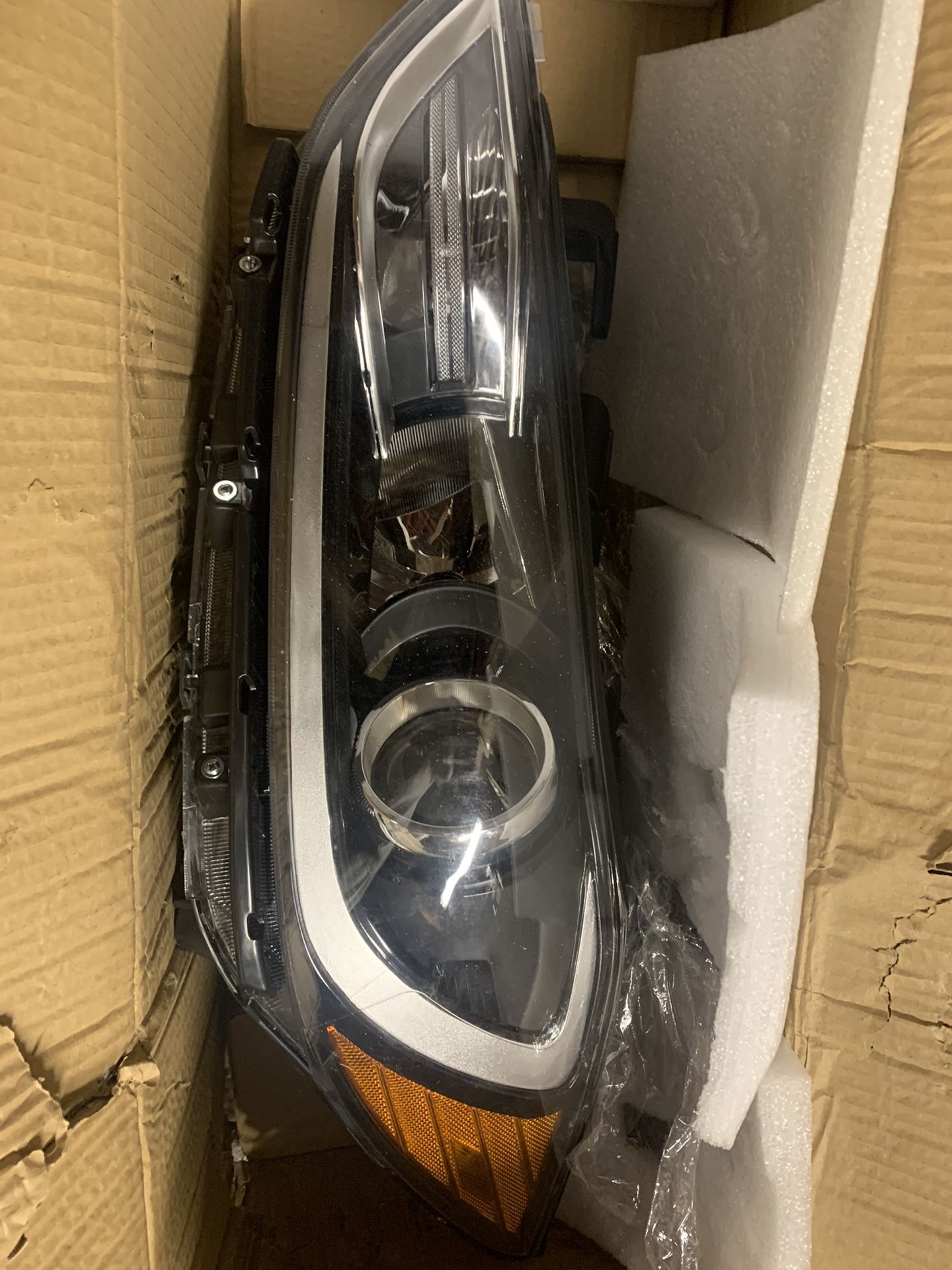 Hyundai Elantra Left side Headlight2017-2018