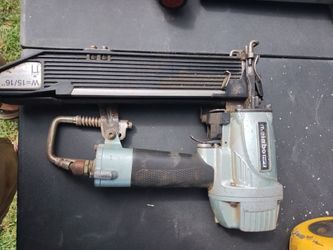 Roofing or siding staple gun
