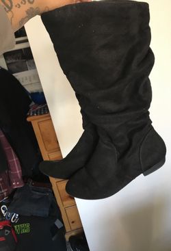 Women’s black boots