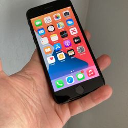 iPhone 7. Like New And Unlocked! No Tax