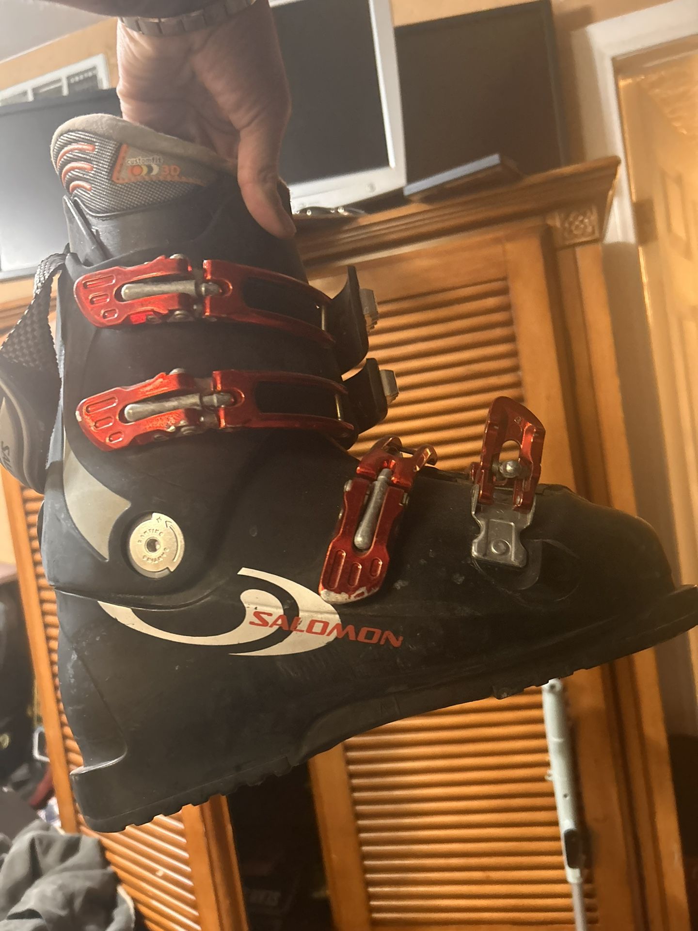 Salomon Ski/Snowboard Boots size 11.5