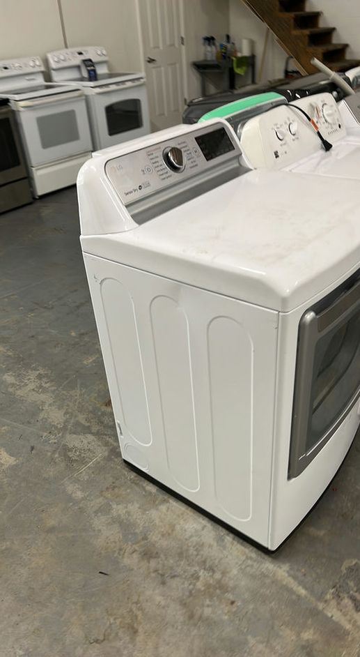 White LG Dryer Front Load 7.4 cu ft