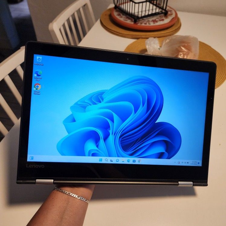 Lenovo IdeaPad Flex 4-1470 14" Laptop touchscreen FLEX
Intel Pentium 4405U
4GB RAM
120GB SSD
Windows 11 pro. Microsoft office installed. It has so