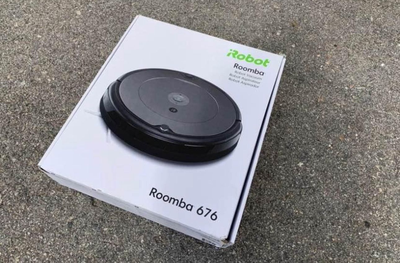 New sealed iRobot Roomba 676 Wi-Fi Connected Robot Vacuum Cleaner