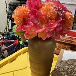 Flower Centerpiece Gold Vase 