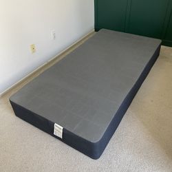 Serta Twin Boxspring / Foundation 9” High