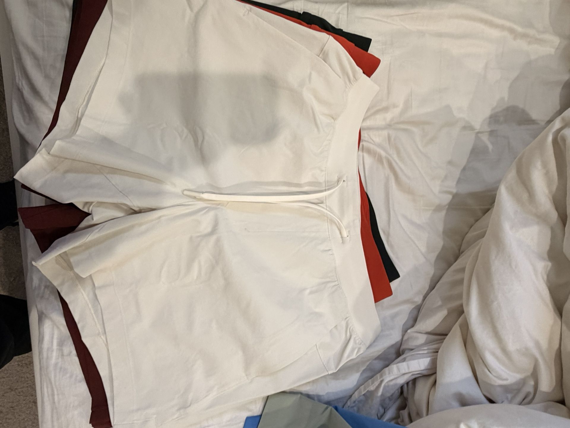 Lululemon liner less 5’ Medium men shorts 