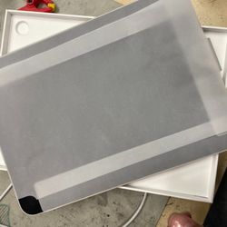 iPad 10th Gen w/ cell (64gb)