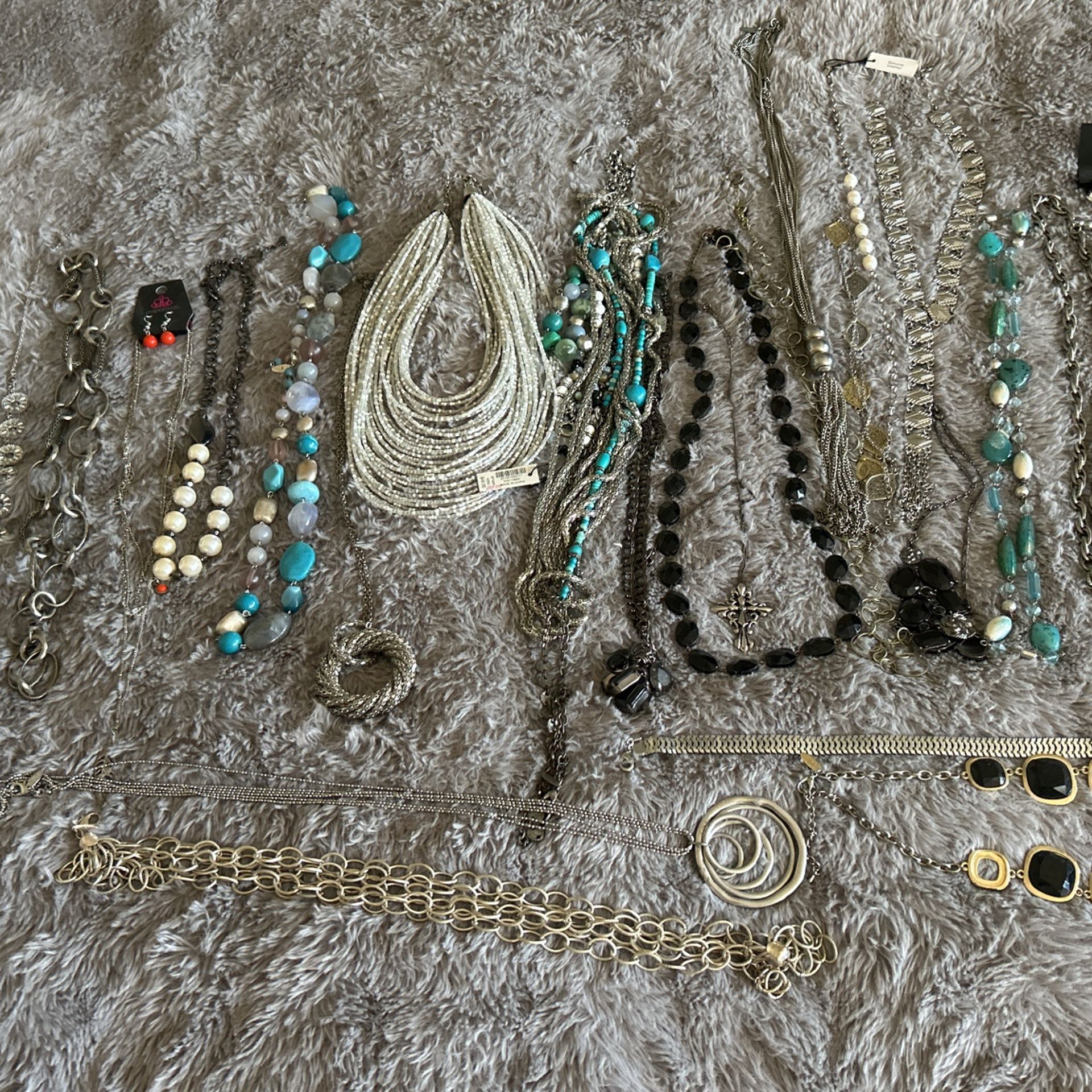 Fantasy Jewelry In Perfect Conditions