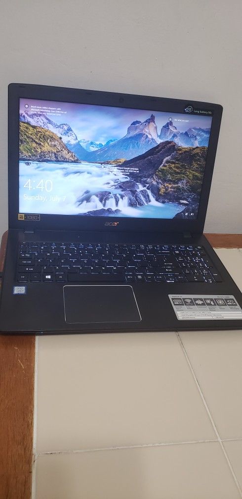 Acer Aspire E5-575-33BM Intel i3 2.40 Ghz 1TB 8Gig Ram Backlite Keyboard