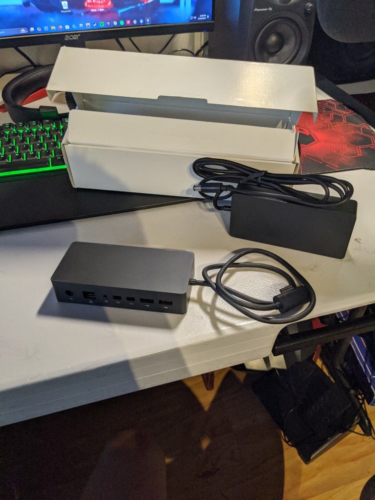 Microsoft 1661 Docking Station - Tablet, Surface Pro 3, Surface Pro 4 Surface Book, Black W/90W power adapter(Renewed)