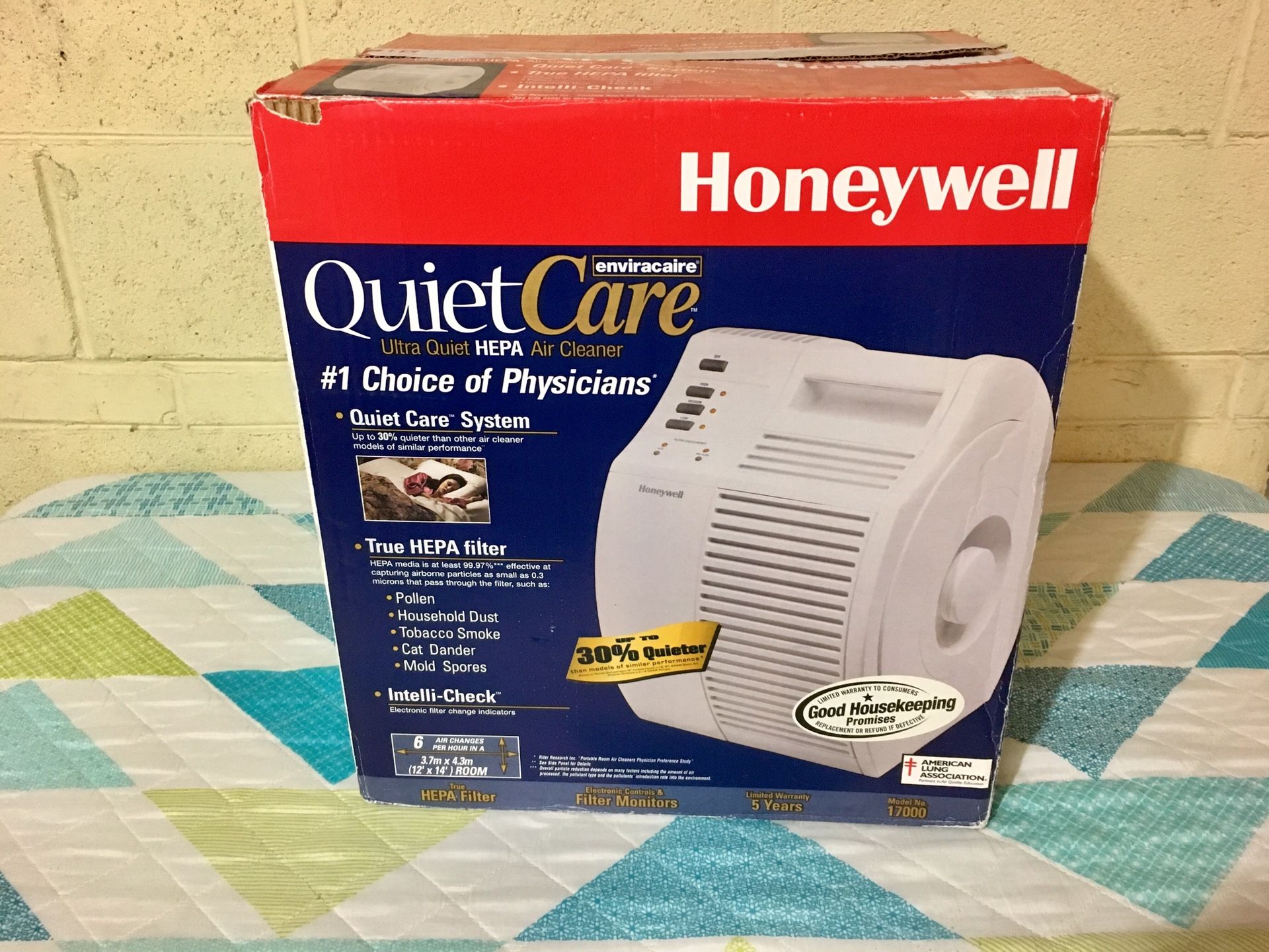 use like new Honeywell 17000-S QuietCare True HEPA Air Purifier, 200 sq. ft. Pick up loc skokie IL