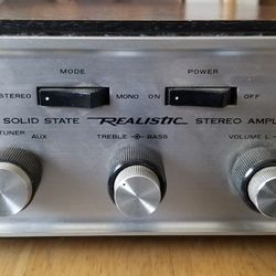 Vintage Realistic SA-175C Solid State Stereo Amplifier from 1970! Japan made!Light turns on!
