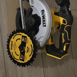 DWALT 6-1/2 20V CIRCULAR SAW