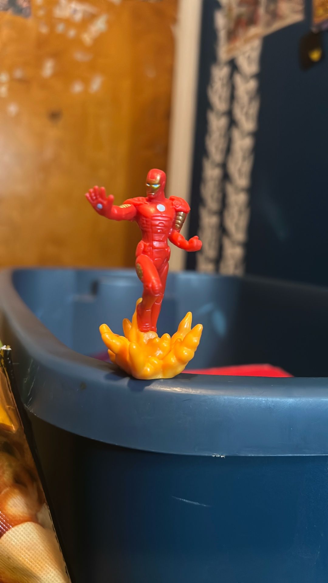 Iron Man Marvel Comics small fixed pose figurine hero explosion 2014
