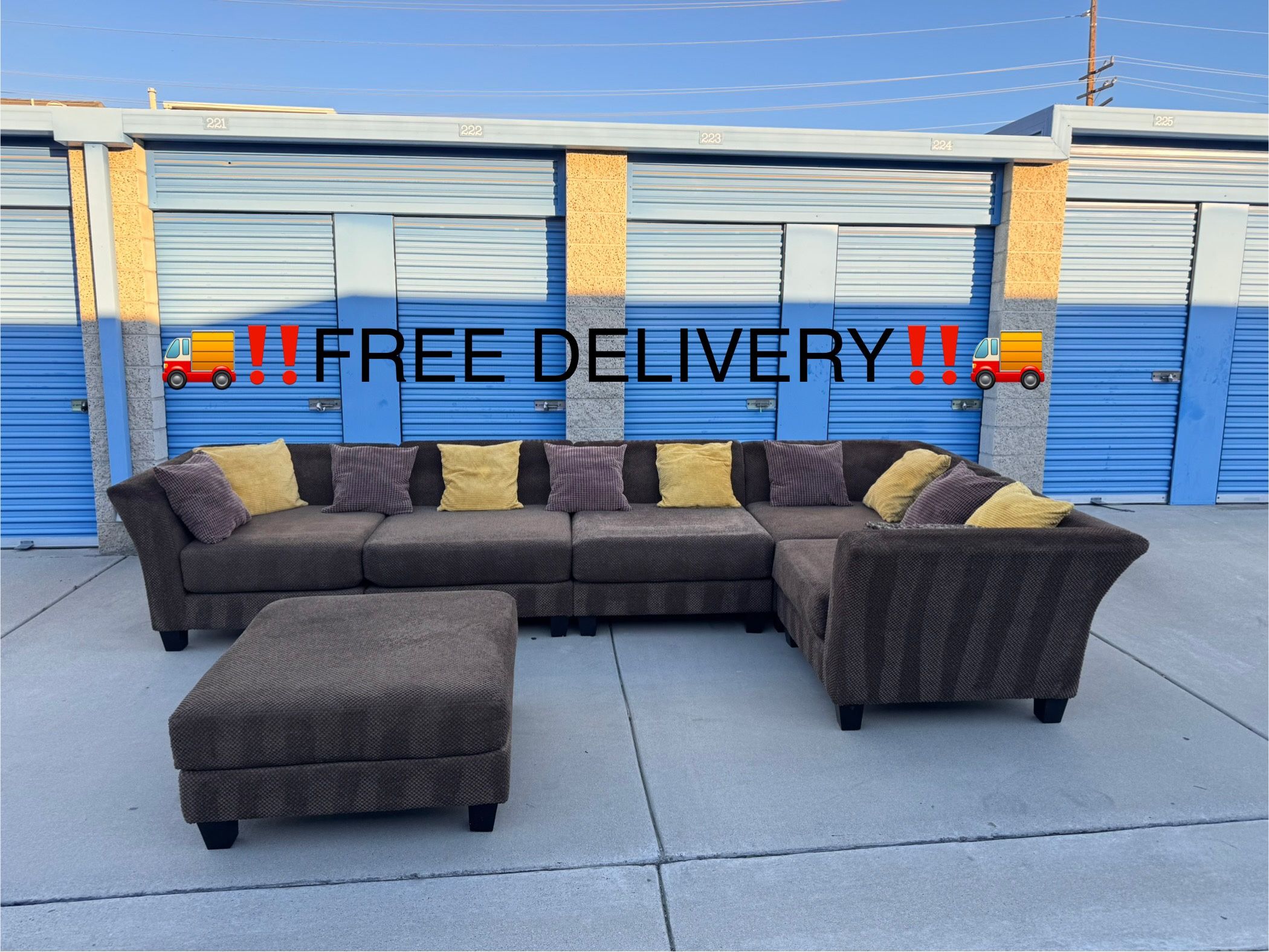 FREE DELIVERY-5 Piece Sectional Sofa w/ Ottoman