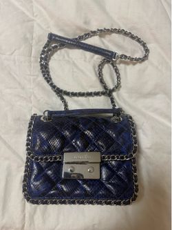 MICHAEL KORS Carine Medium Shoulder Quilted Chain Bag in Electric Blue