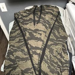 New No Boundaries Camo Sweater 