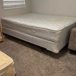 Full Size Bed And Mattress 