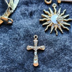 14k SOLID GOLD cross