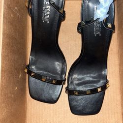 Cape Robbin Black And Gold Heels 