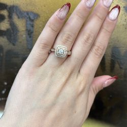 14kt Rose Gold Natural Diamonds Engagement Ring 