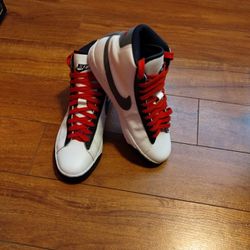 Nike Shoes Good Condition Size.7y.