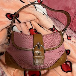 Vintage pink coach soho ✨