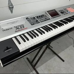 RolandFantom X8 Keyboard Workstation