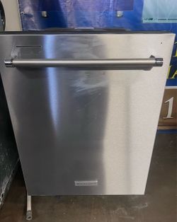 KitchenAid 24” Stainless Steel Dishwasher – $600