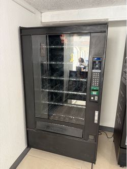 snacks vending machine