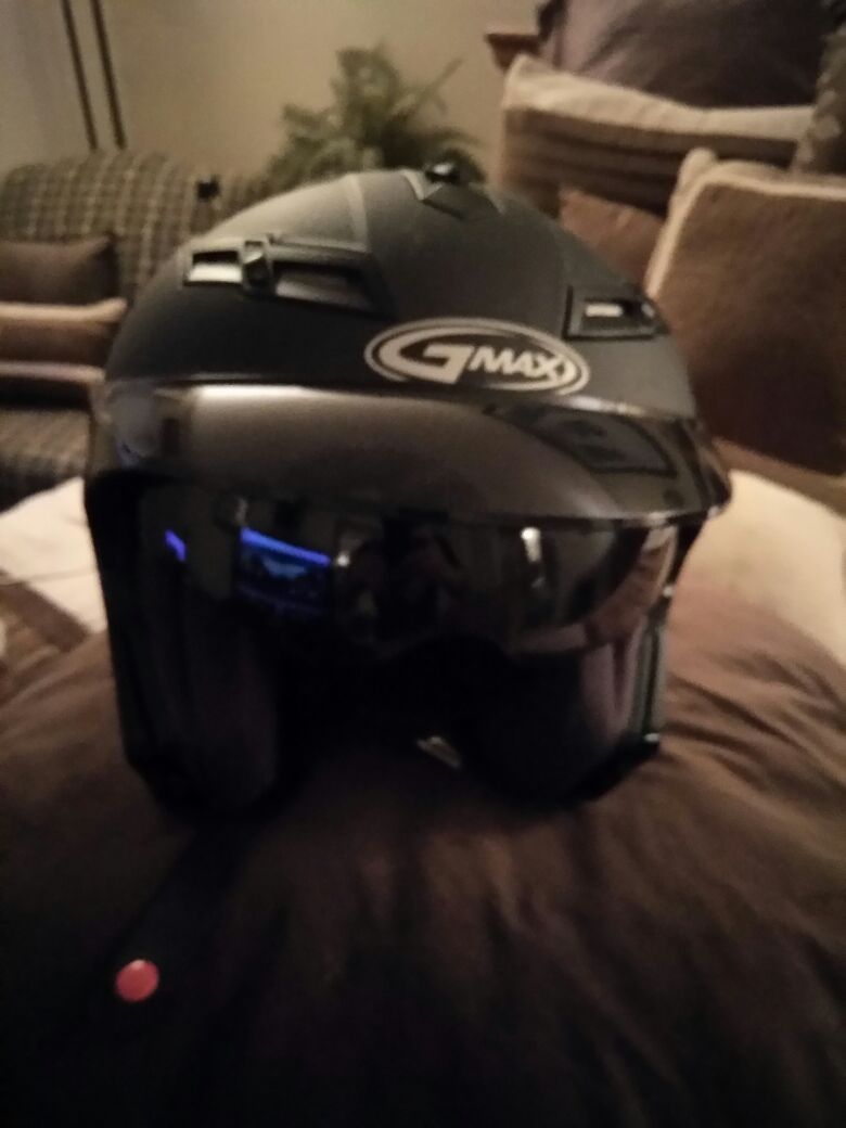 Motorcycle helmet with visor