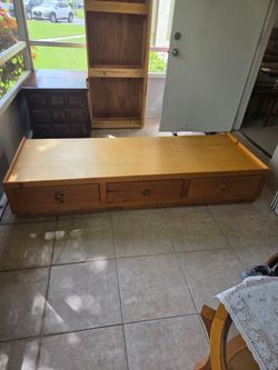 queen wooden box