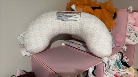 **Free** Nursing pillow