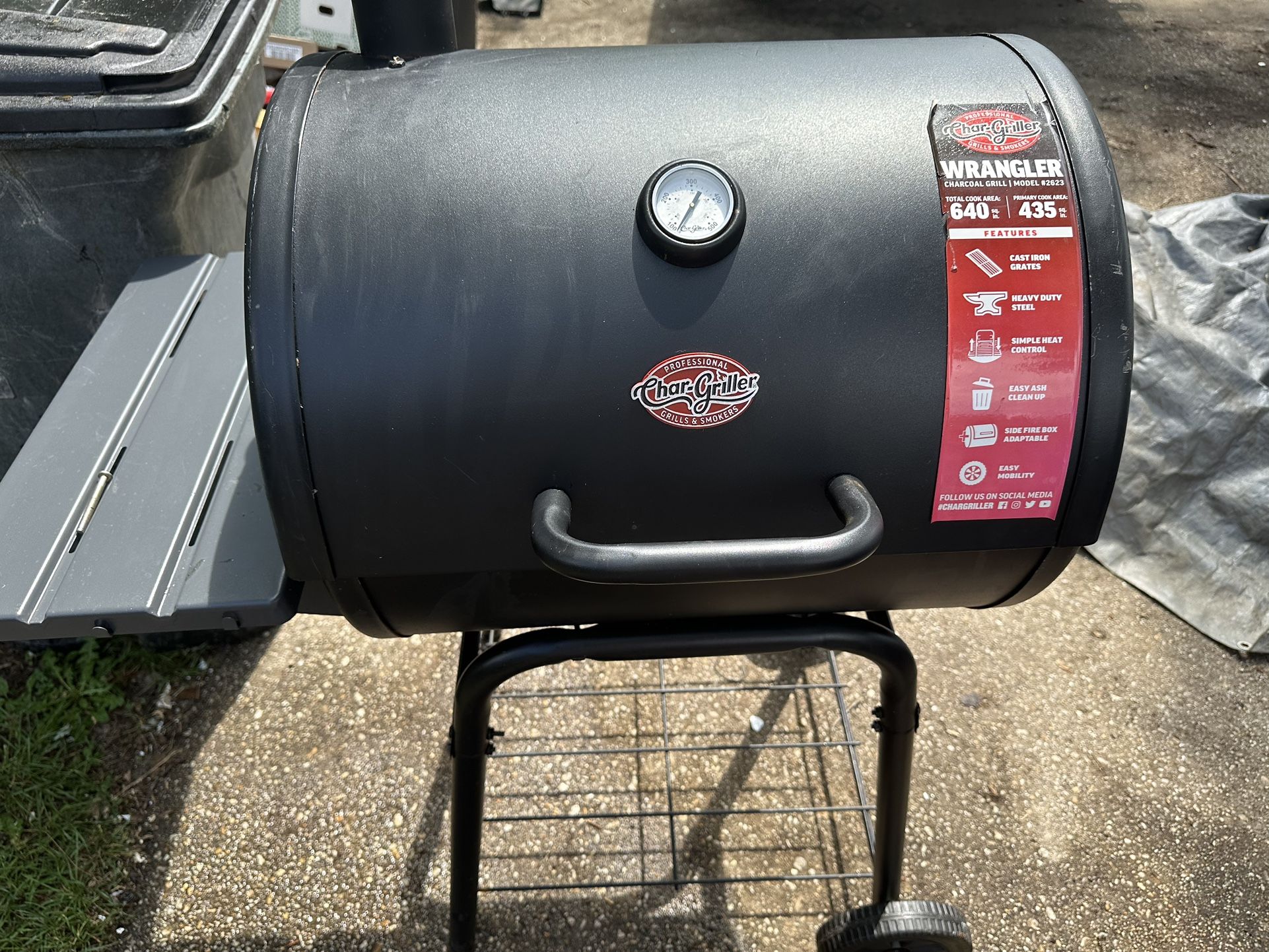 Char Griller 2623 Charcoal Grill