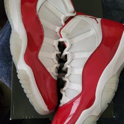 Jordan 11 Cherry 🍒 Size 11 (NO TRADES PRICE IS FIRM)