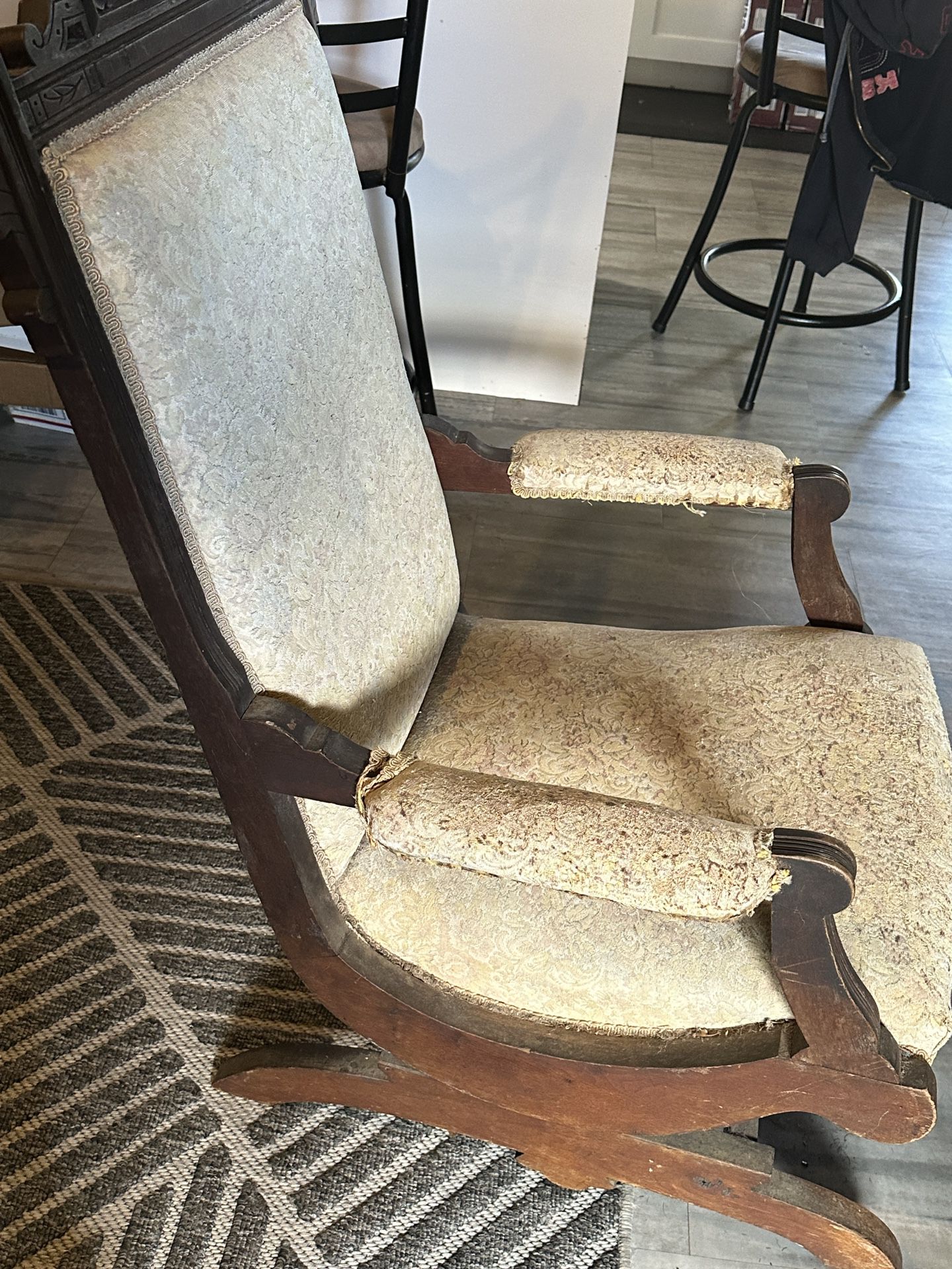 Antique rocking Chair 