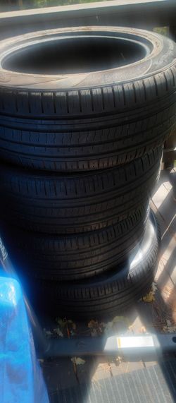 Used truck/suv Tires with Good Tread 275/55/20