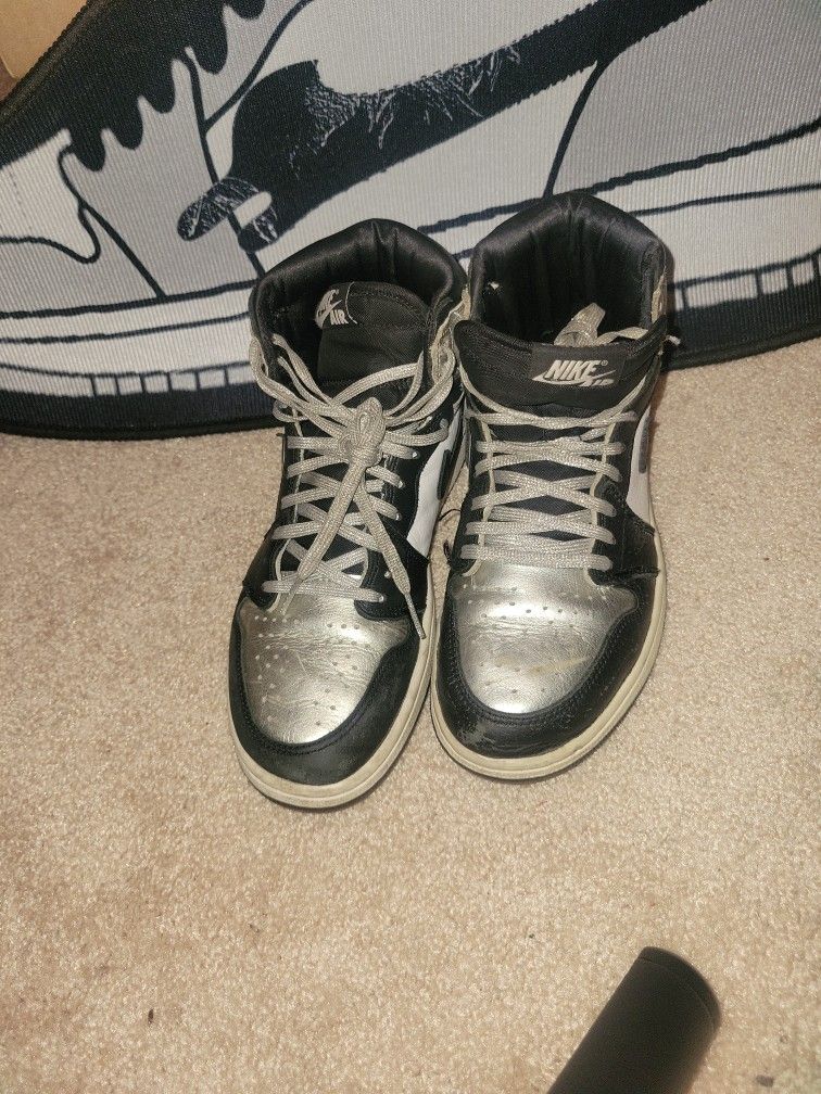 Air Jordan 1 Retro High OG Silver