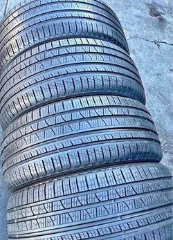 Set 285/40-23 Pirelli con el 80% de vida