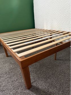 Queen wooden platform bed