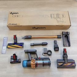 Dyson V15